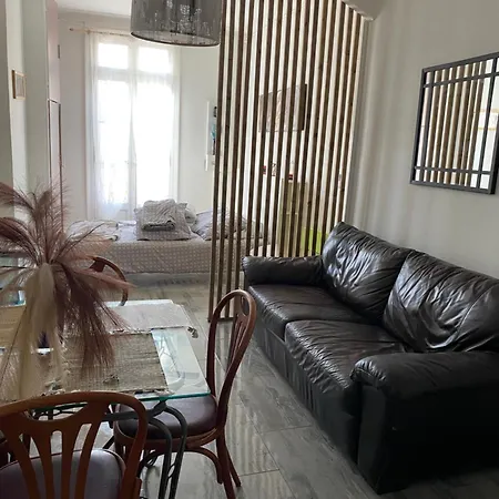 Appartement Equipe A 50 Metre De La Gare Et 10 Mn Des