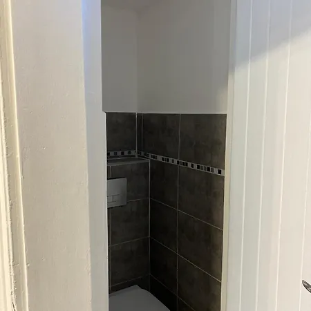 Apartment Equipe A 50 Metre De La Gare Et 10 Mn Des Sete