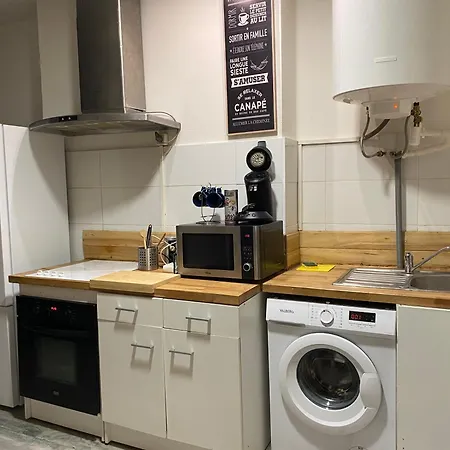 Apartment Equipe A 50 Metre De La Gare Et 10 Mn Des *